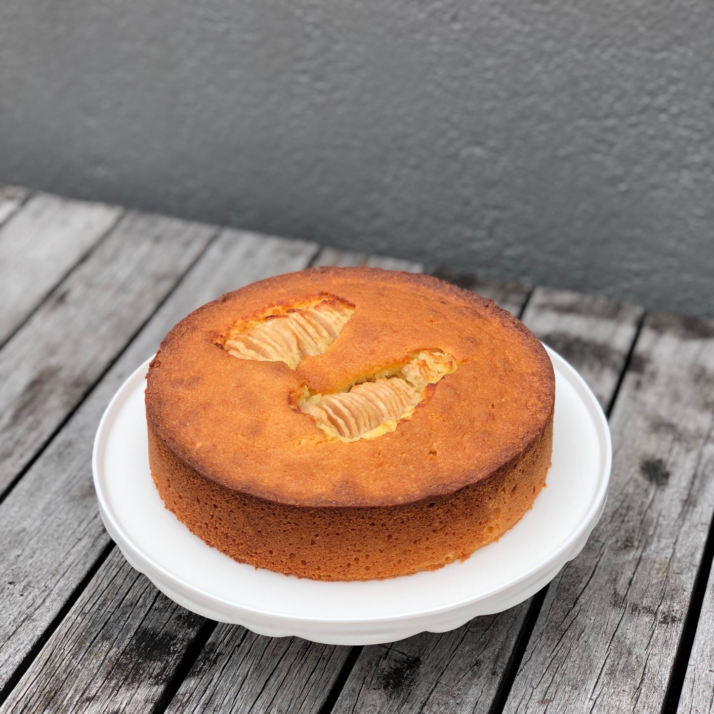 Pear & Almond Cake [NUTS ALERT!]